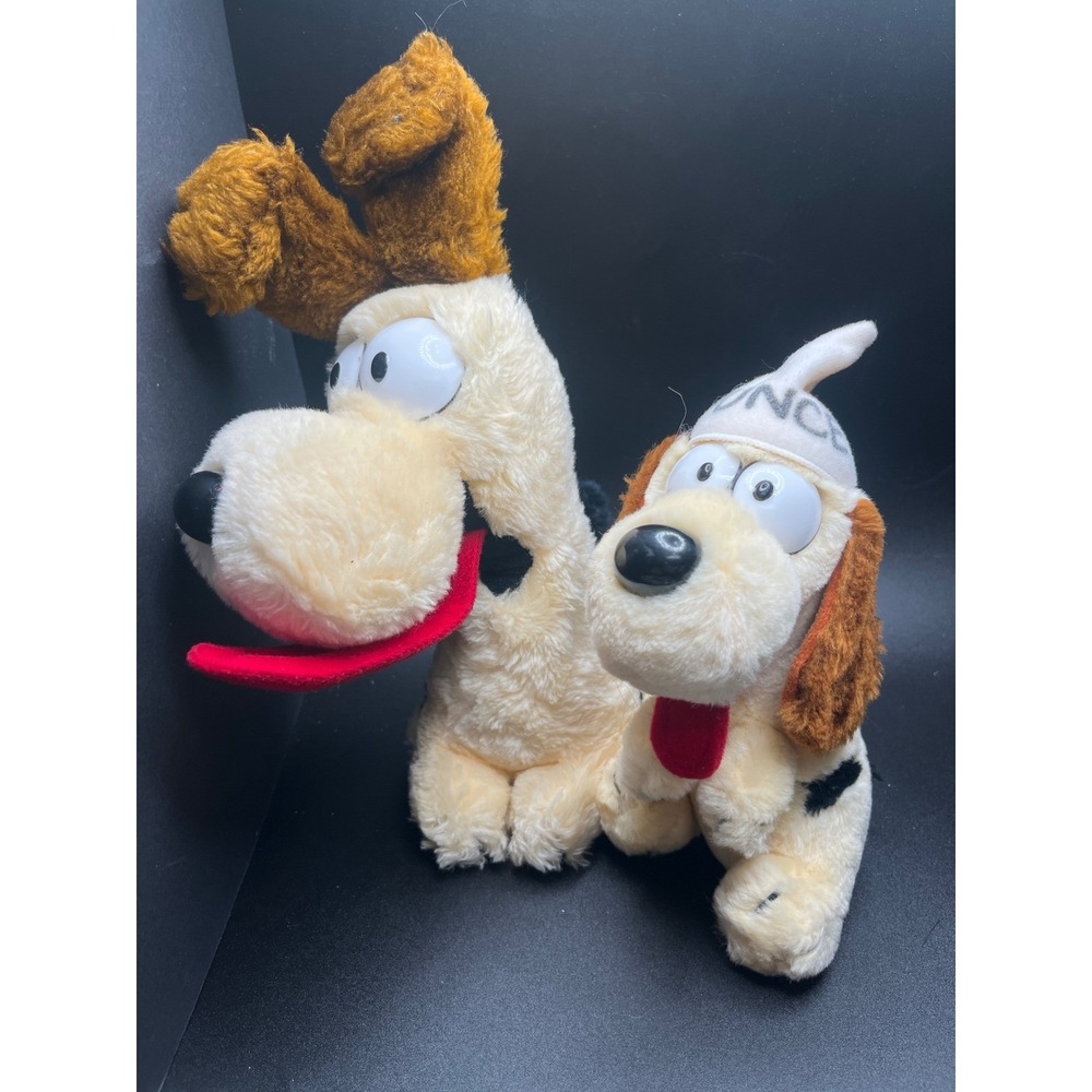 Vintage Odie and Pouch 1983 United Feature Syndicate Plush Dog Toys